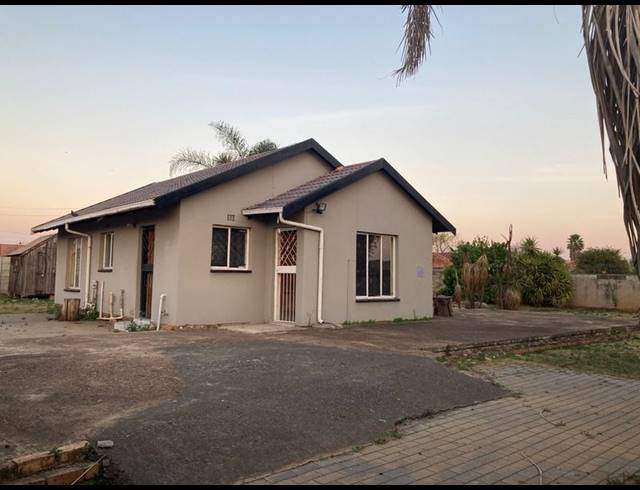 2 BEDROOM HOUSE FOR SALE IN DAWN PARK EXT